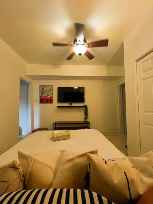 Cozy 1-Bedroom Rental In Miami Zewnętrze zdjęcie
